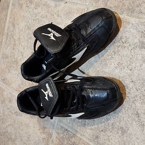 Mizuno Cleats Woman 8.5